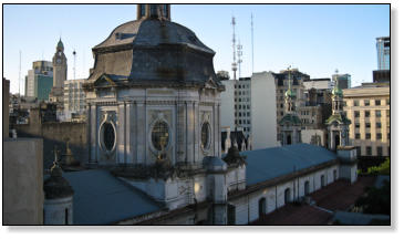 Blick von der Dachterrasse des Moreno Hotels - Convento de San Francisco
